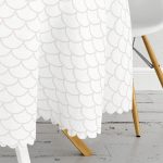 - MasaYuv-2172-Gorsel3 - Realhomes  Özel Tasarım Geometrik Desenli Dijital Baskılı Yuvarlak Masa Örtüsü - Çap 140cm Realhomes