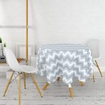 - MasaYuv-2177-Gorsel2 - Realhomes Mavi Gri Zigzag Desenli Dijital Baskılı Yuvarlak Masa Örtüsü - Çap 140cm Realhomes