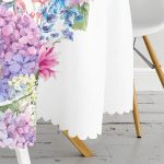 - MasaYuv-2397-Gorsel3 - Realhomes  RealHomes Zambak Desenli Dijital Baskılı Yuvarlak Masa Örtüsü Yuvarlak Masa Örtüsü - Çap 140cm Realhomes