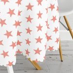 - MasaYuv-2550-Gorsel3 - Realhomes  Nar Renk Yıldız Desenli Dijital Baskılı Yuvarlak Masa Örtüsü - Çap 140cm Realhomes