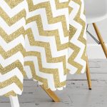 Zigzag Altın Kabartma Desenli Modern Tasarımlı Yuvarlak Masa Örtüsü - Çap 140cm Realhomes