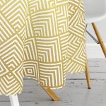 - MasaYuv-3266-Gorsel3 - Realhomes Geometrik Altın Kabartma Desenli Özel Tasarım Yuvarlak Masa Örtüsü - Çap 140cm Realhomes