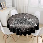 Siyah zeminde Beyaz Desenli Yuvarlak Masa Örtüsü - Çap 140cm Realhomes