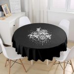 - MasaYuv-5112-Gorsel1 - Realhomes  Siyah Zeminde Gül Baskılı Modern Yuvarlak Masa Örtüsü - Çap 140cm Realhomes