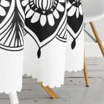 Beyaz Zeminde Çiçek Mandala Desenli Yuvarlak Masa Örtüsü - Çap 140cm Realhomes