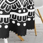 Siyah Beyaz Çiçek Desenli Mandala Motifli Yuvarlak Masa Örtüsü - Çap 140cm Realhomes