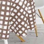 Kahve Zeminde Geometrik Kare Motifli Yuvarlak Masa Örtüsü - Çap 140cm Realhomes