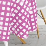 - MasaYuv-5236mor-Gorsel3 - Realhomes Mor Zeminde Geometrik Kare Motifli Yuvarlak Masa Örtüsü - Çap 140cm Realhomes