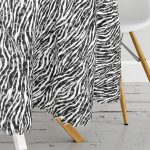 - MasaYuv-5325-Gorsel3 - Realhomes Zebra Desenli Özel Tasarım Yuvarlak Masa Örtüsü - Çap 140cm Realhomes