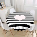 - MasaYuv-535-Gorsel1 - Realhomes  Modern Kalp Desenli Dijital Baskılı Yuvarlak Masa Örtüsü - Çap 140cm Realhomes