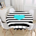 - MasaYuv-537-Gorsel1 - Realhomes  Modern Kalp Desenli Dijital Baskılı Yuvarlak Masa Örtüsü - Çap 140cm Realhomes