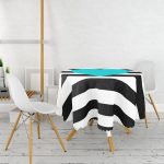 - MasaYuv-537-Gorsel2 - Realhomes  Modern Kalp Desenli Dijital Baskılı Yuvarlak Masa Örtüsü - Çap 140cm Realhomes