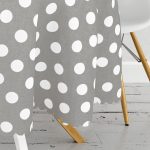 - MasaYuv-548-Gorsel3 - Realhomes  Gri Puantiyeli Dijital Baskılı Yuvarlak Masa Örtüsü - Çap 140cm Realhomes