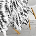 - MasaYuv-5764-Gorsel3 - Realhomes Siyah Beyaz Modern Çizgili Yuvarlak Masa Örtüsü - Çap 140cm Realhomes