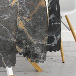 Modern Siyah Beyaz Geometrik Mermer Desenli Altın Çizgili Yuvarlak Masa Örtüsü - Çap 140cm Realhomes