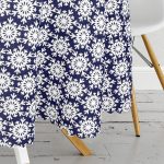 - MasaYuv-7104-Gorsel3 - Realhomes  Lacivert Zeminli Beyaz Kartanesi Desenli Dijital Baskılı Modern Yuvarlak Masa Örtüsü - Çap 140cm Realhomes