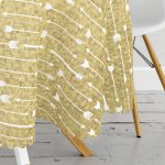 - MasaYuv-7122-Gorsel3 - Realhomes  Gold Zeminde Ok Çizimli Dijital Baskılı Modern Yuvarlak Masa Örtüsü - Çap 140cm Realhomes