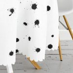 - MasaYuv-7133-Gorsel3 - Realhomes  Siyah Zeminli Gold Çapa Desenli Dijital Baskılı Modern Yuvarlak Masa Örtüsü - Çap 140cm Realhomes