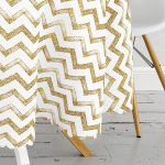 Beyaz Zeminde Gold Zigzag Desenli Dijital Baskılı Modern Yuvarlak Masa Örtüsü - Çap 140cm Realhomes