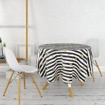 - MasaYuv-7165-Gorsel2 - Realhomes Siyah Beyaz Zeminli Gold Yaprak Desenli Dijital Baskılı Modern Yuvarlak Masa Örtüsü - Çap 140cm Realhomes