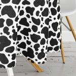 - MasaYuv-7183-Gorsel3 - Realhomes  Beyaz Zeminli Siyah Puantiye Desenli Dijital Baskılı Modern Yuvarlak Masa Örtüsü - Çap 140cm Realhomes