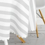 Gri Beyaz Zeminde Pusula Desenli Dijital Baskılı Modern Yuvarlak Masa Örtüsü - Çap 140cm Realhomes