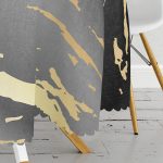 Siyah Zeminde Gold Renkli Çizim Desenli Dijital Baskılı Modern Yuvarlak Masa Örtüsü - Çap 140cm Realhomes