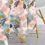 - MasaYuv-7253-Gorsel3 - Realhomes  Pudra Zemin Üzerinde Onedraw Çizimli Yaprak Desenli Yuvarlak Masa Örtüsü - Çap 140cm Realhomes