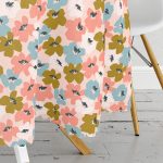 - MasaYuv-7262-Gorsel3 - Realhomes Pudra Zeminde Onedraw Çizimli Rengarenk Çiçek Desenli Modern Yuvarlak Masa Örtüsü - Çap 140cm Realhomes