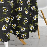 Siyah Zemin Üzerinde Papatya Desenli Dijital Baskılı Modern Yuvarlak Masa Örtüsü - Çap 140cm Realhomes
