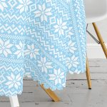 - MasaYuv-7316-Gorsel3 - Realhomes Mavi Zemin Üzerinde Kartanesi Motifli Dijital Baskılı Modern Yuvarlak Masa Örtüsü - Çap 140cm Realhomes