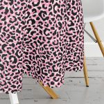 - MasaYuv-7367-Gorsel3 - Realhomes Siyah Zeminli Pembe Renkli Çizim Dijital Baskılı Modern Yuvarlak Masa Örtüsü - Çap 140cm Realhomes