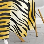 Renkli Zemin Üzerinde Gold Detaylı Geometrik Çizimli Yuvarlak Masa Örtüsü - Çap 140cm Realhomes