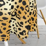 Renkli Zemin Üzerinde Siyah Detaylı Geometrik Çizim Yuvarlak Masa Örtüsü - Çap 140cm Realhomes