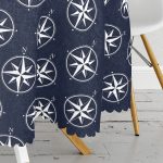 Lacivert Zemin Üzerinde Modern Pusula Desenli Dijital Baskılı Modern Yuvarlak Masa Örtüsü - Çap 140cm Realhomes