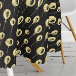 Siyah Zemin Üzerinde Gold Detaylı Balon Çizimli Modern Yuvarlak Masa Örtüsü - Çap 140cm Realhomes