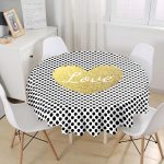 - MasaYuv-7695-Gorsel1 - Realhomes Beyaz Zemin Üzerinde Puantiyeli Gold Detaylı Love Yazılı Yuvarlak Masa Örtüsü - Çap 140cm Realhomes