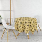 - MasaYuv-7707-Gorsel2 - Realhomes  Gold Zemin Üzerinde Siyah Renkli Kartanesi Desenli Modern Yuvarlak Masa Örtüsü - Çap 140cm Realhomes