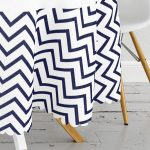 Beyaz Zemin Üzerinde Geometrik Çizimli Çapa Desenli Yuvarlak Masa Örtüsü - Çap 140cm Realhomes