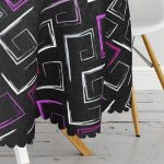 - MasaYuv-7741-Gorsel3 - Realhomes Siyah Zemin Üzerinde Renkli Geometrik Desenli Dijital Baskılı Modern Yuvarlak Masa Örtüsü - Çap 140cm Realhomes