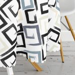 Beyaz Zemin Üzerinde Renkli Geometrik Şekilli Dijital Baskılı Modern Yuvarlak Masa Örtüsü - Çap 140cm Realhomes