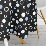 Siyah Zemin Üzerinde Renkli Modern Geometrik Desenli Yuvarlak Masa Örtüsü - Çap 140cm Realhomes