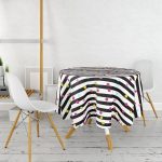 - MasaYuv-7810-Gorsel2 - Realhomes Beyaz Zemin Üzerinde Modern Siyah Çizgili Renkli Puantiyeli Yuvarlak Masa Örtüsü - Çap 140cm Realhomes