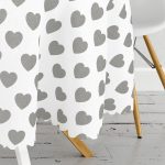 - MasaYuv-785-Gorsel3 - Realhomes Kalp Desen Dijital Baskılı Yuvarlak Masa Örtüsü - Çap 140cm Realhomes