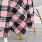 - MasaYuv-7922-Gorsel3 - Realhomes Renkli Pastel Zemin Üzerinde Siyah Ekose Desenli Modern Yuvarlak Masa Örtüsü - Çap 140cm Realhomes