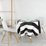 - MasaYuv-795-Gorsel2 - Realhomes Kalp Desen Dijital Baskılı Yuvarlak Masa Örtüsü - Çap 140cm Realhomes