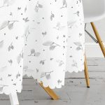 - MasaYuv-8008-Gorsel3 - Realhomes Pastel Zeminli Beyaz Yaprak Desenli Dijital Baskılı Modern Yuvarlak Masa Örtüsü - Çap 140cm Realhomes