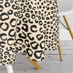 - MasaYuv-8042-Gorsel3 - Realhomes  Renkli Zeminli Geometrik Desenli Dijital Baskılı Modern Yuvarlak Masa Örtüsü - Çap 140cm Realhomes