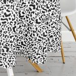 - MasaYuv-8102-Gorsel3 - Realhomes Beyaz Zemin Üzerinde Siyah Renkli Geometrik Çizim Modern Yuvarlak Masa Örtüsü - Çap 140cm Realhomes