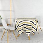 - MasaYuv-8263-Gorsel2 - Realhomes Beyaz Zemin Üzerinde Gold Detaylı Siyah Yatay Çizgili Yuvarlak Masa Örtüsü - Çap 140cm Realhomes